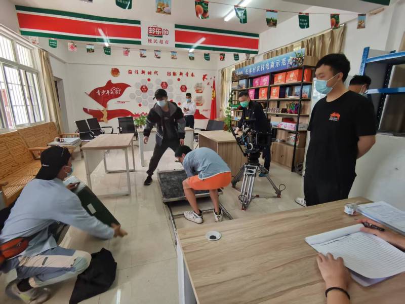 东坡区广告片拍摄公司：极简主义践行者，少即是多的视觉哲学